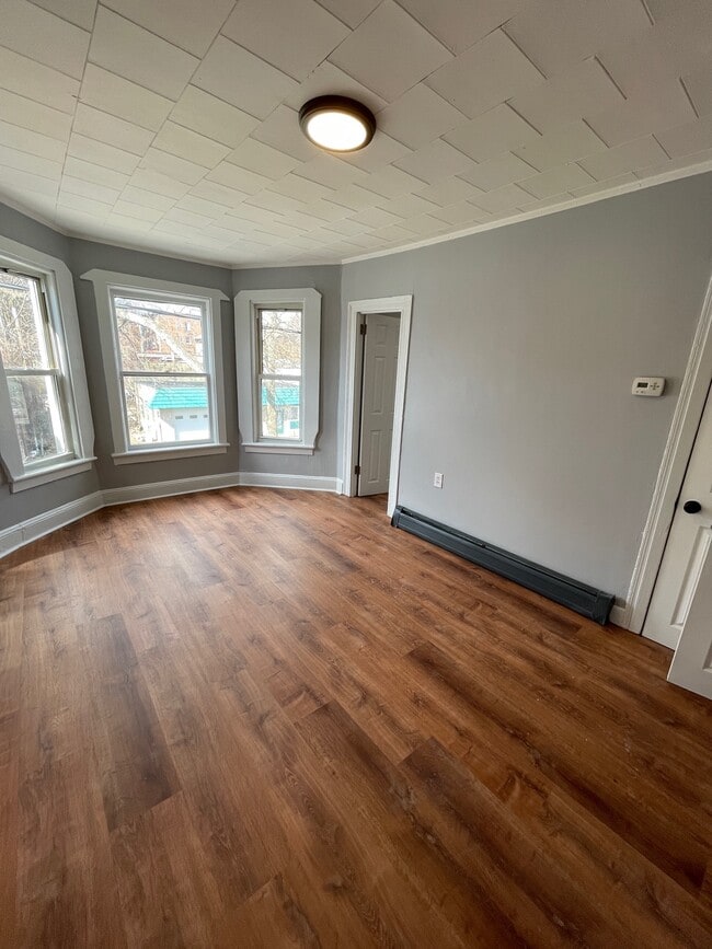 Building Photo - 36 S Lander St