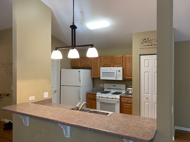 Building Photo - 2806 Cobblestone Dr