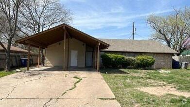 Building Photo - 11208 Renel Dr