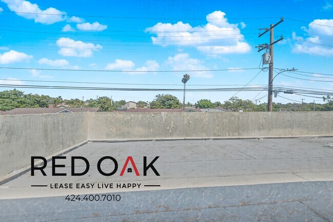 Foto del edificio - Recently Remodeled Two Bedroom with Expans...