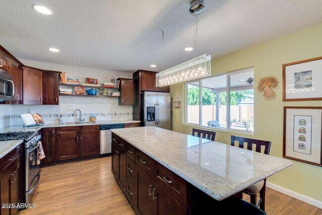 Foto del edificio - "Charming 2-Bed, 2-Bath Retreat in Heart of Scottsdale – Your Perfect Desert Oasis!"