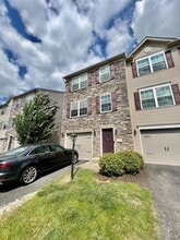 Building Photo - 40 Barrington Ct