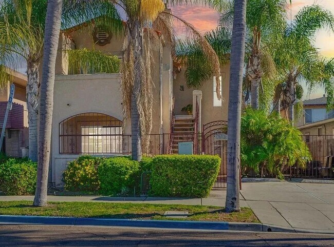 Foto del edificio - 4327 Swift Ave