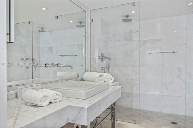 Foto del edificio - 1717 N Bayshore Dr