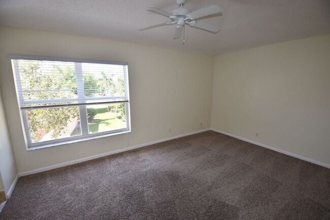 Building Photo - 8024 Pelican Harbour Dr