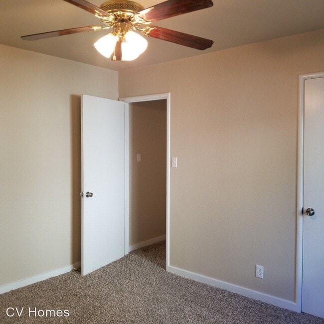 Building Photo - 3 br, 1.5 bath House - 820 W. Park St.