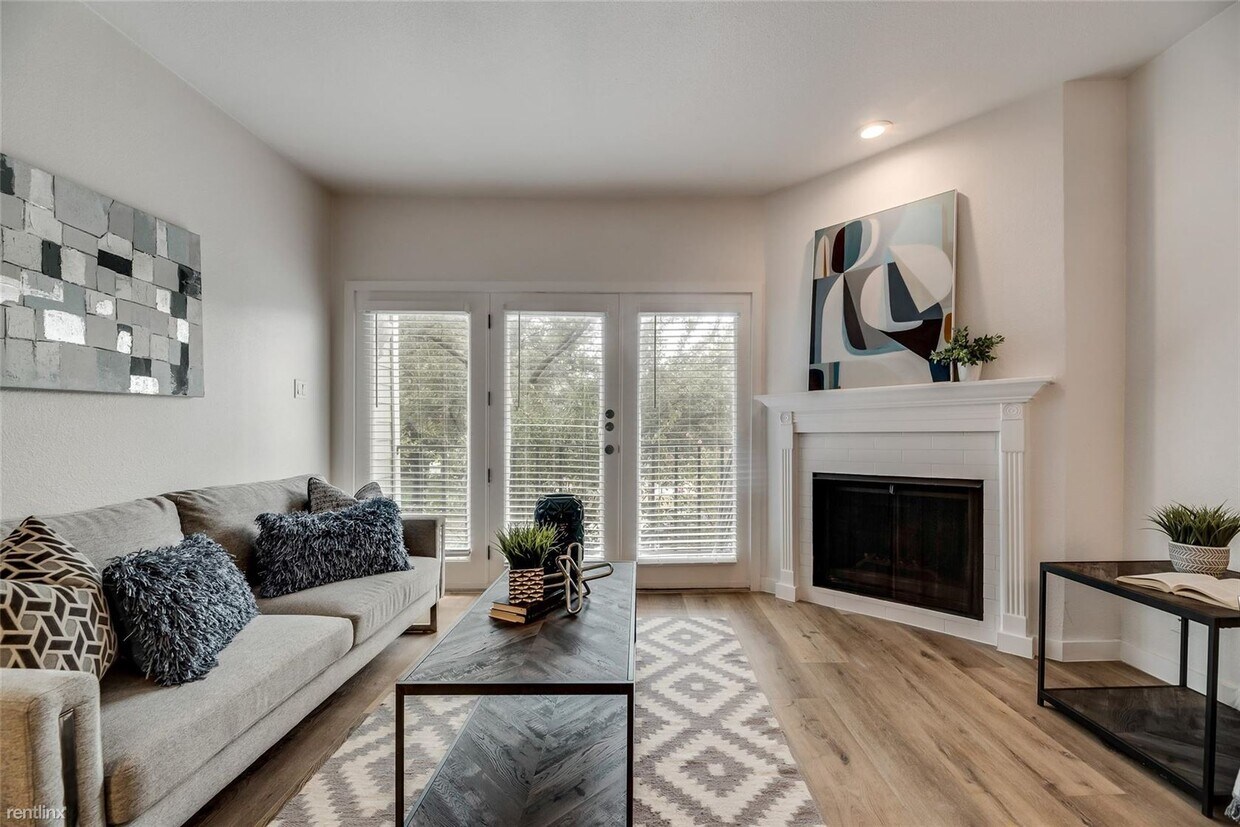Foto principal - 2 br, 2 bath House - 4104 Cole Ave Apt 105