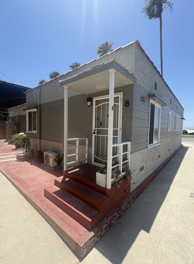 Building Photo - 8 Santa Ana Ave