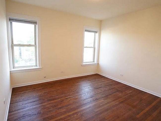 Foto del edificio - 2650 N Saint Louis Ave
