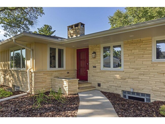 Building Photo - 4222 Basswood Rd