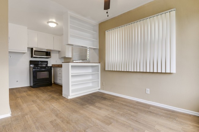 Interior Photo - 3845 Potomac Ave Los Angeles, CA 90008