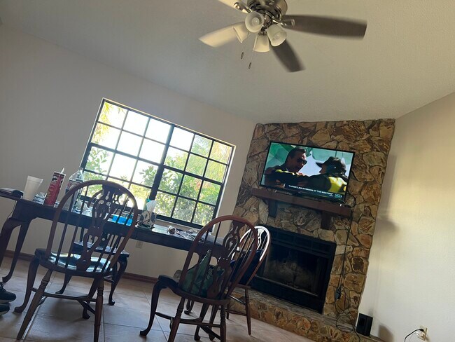 Foto del edificio - 10211 Heathcliff St