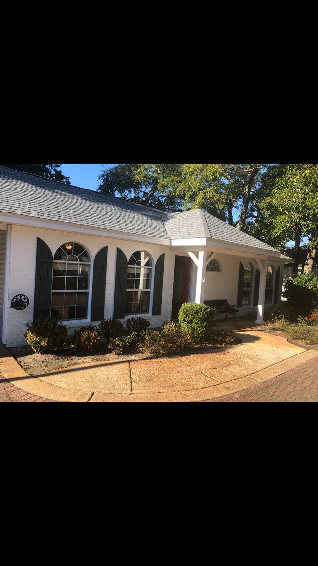 Building Photo - 3863 Indian Trl