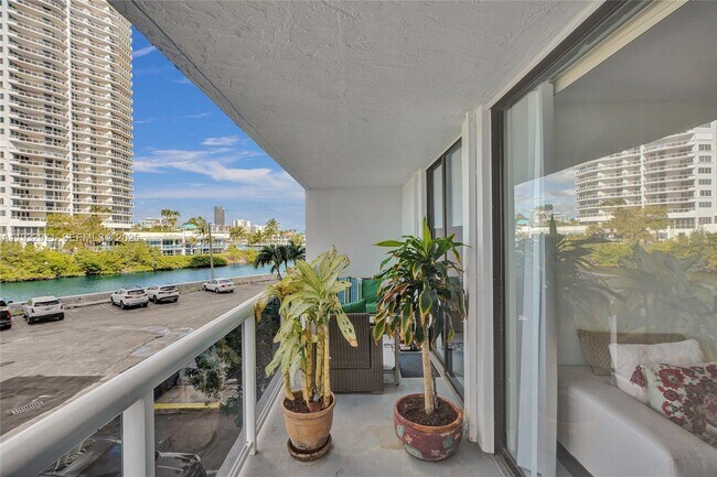 Foto del edificio - 20515 E Country Club Dr