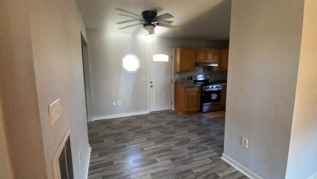 Building Photo - 6912 Ayres Ln Rd