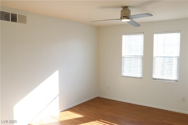 Building Photo - 50 Aura de Blanco St