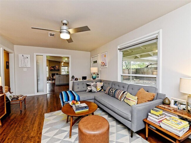 Foto del edificio - 1603 Sweetbriar Ave