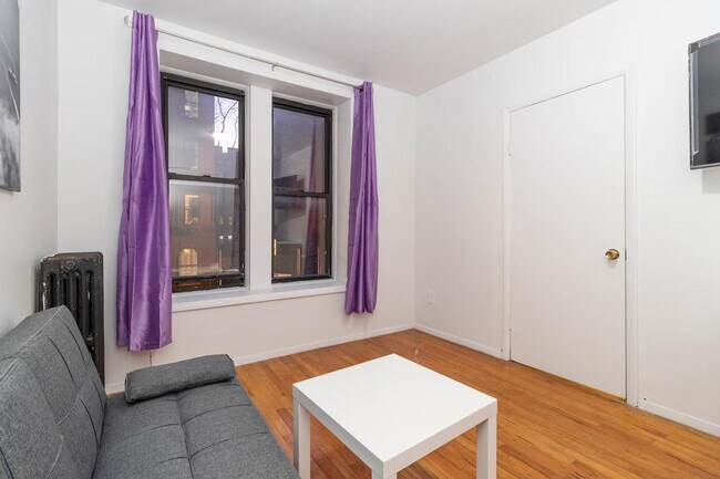 Foto del edificio - 1666 3rd Ave