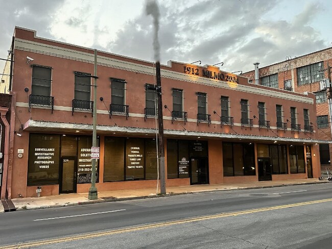 Foto del edificio - 319 S Flores St