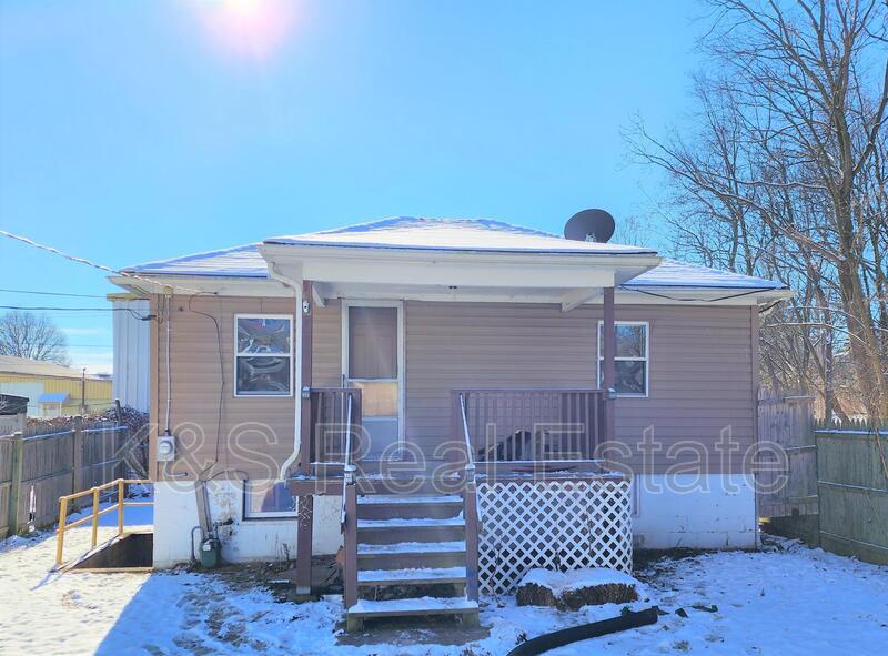 Primary Photo - 730 Adams St
