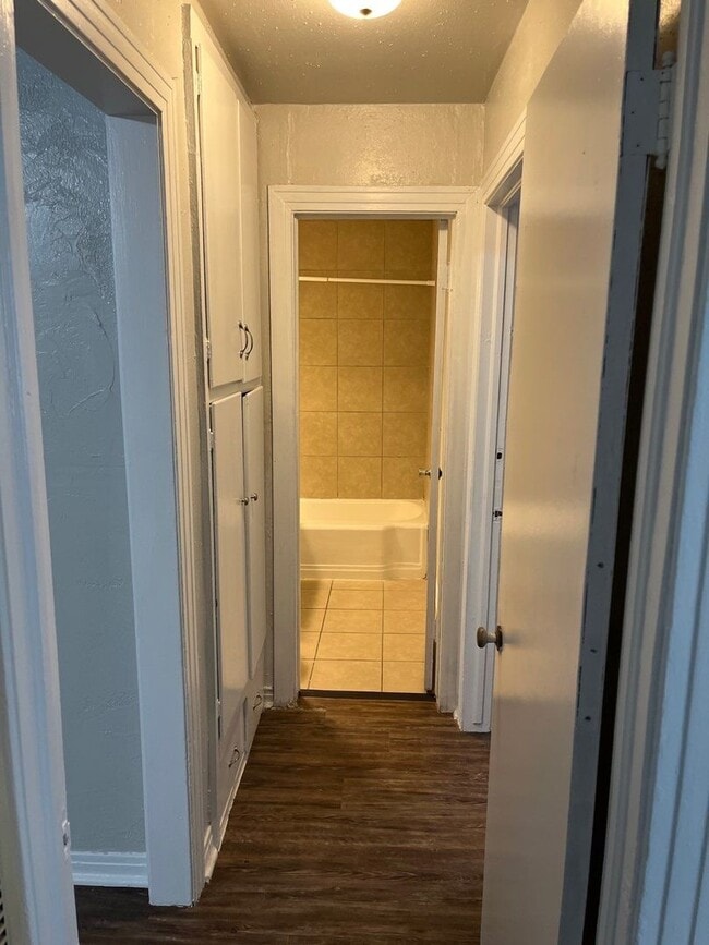 Building Photo - Updated 3 bedroom, 1 bath home