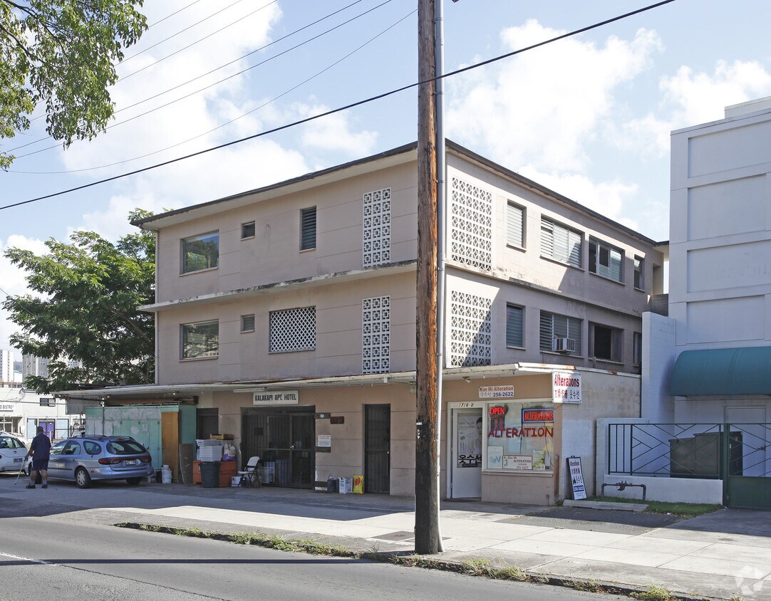 Building Photo - 1716 Kalakaua Ave