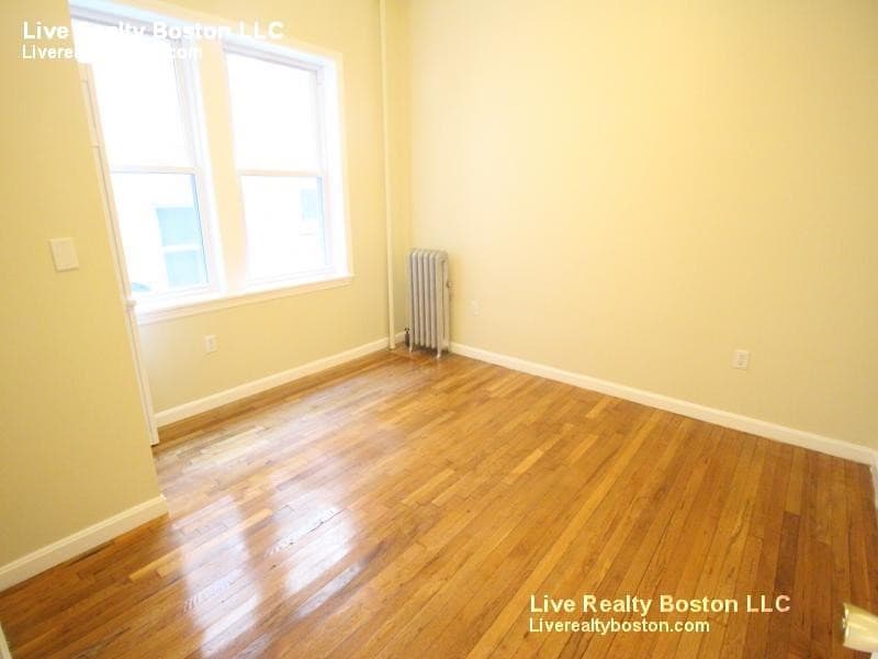 Primary Photo - 1207 Commonwealth Avenue