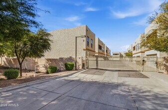 Building Photo - 15818 N 25th St