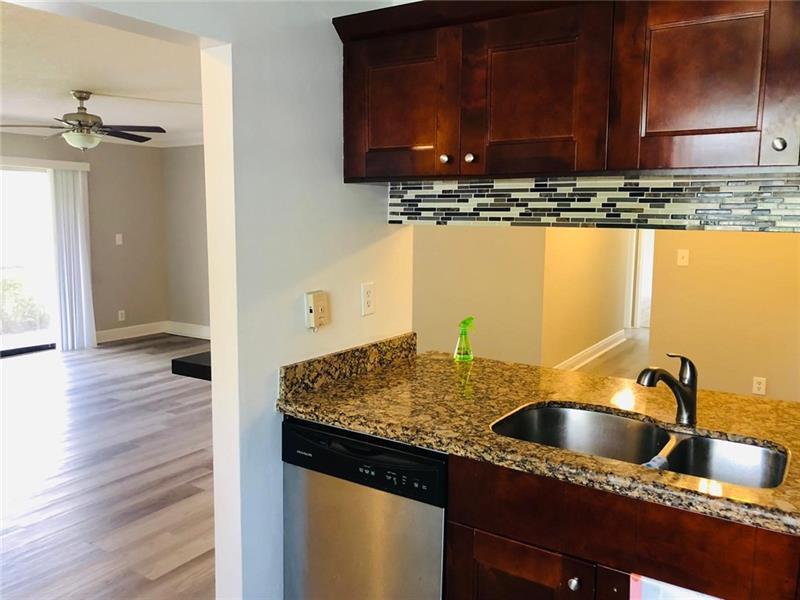 Building Photo - 702 Gardens Dr