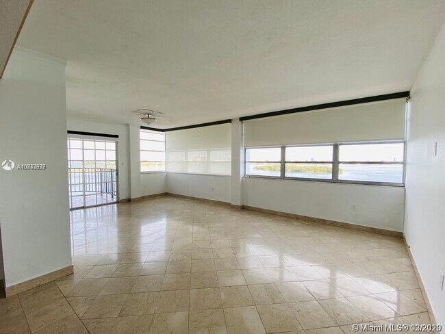 Building Photo - 11930 N Bayshore Dr  803 North Miami Fl 33181