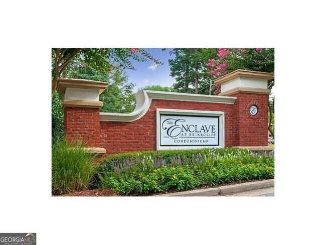 Foto del edificio - 1222 Westchester Ridge NE