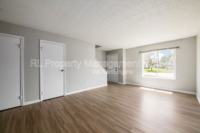 Foto del edificio - 6362 Cherylbrook Ln