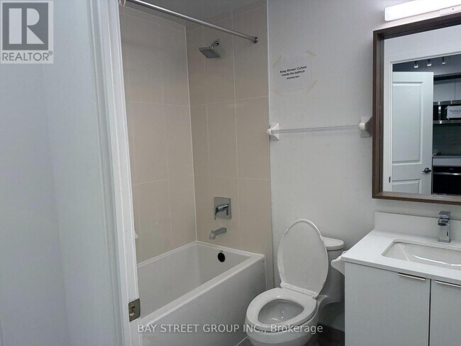 Building Photo - 543 Richmond St W