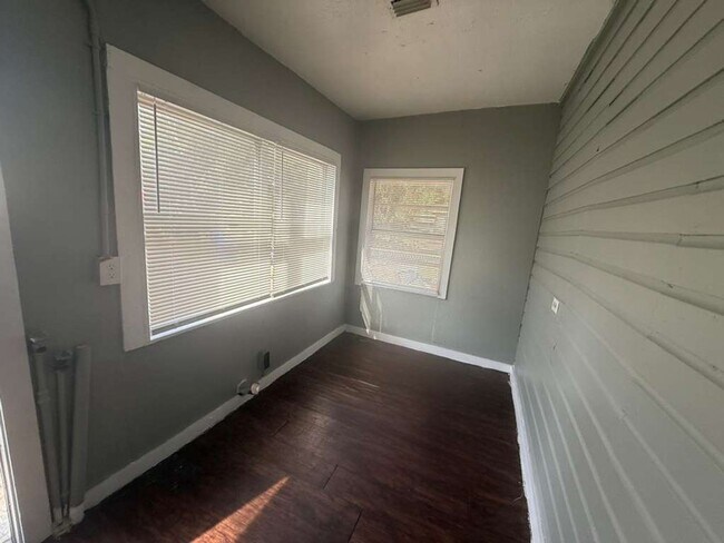 Foto del edificio - Beautiful Remodeled 4/1 Single Family Home in Lakeland