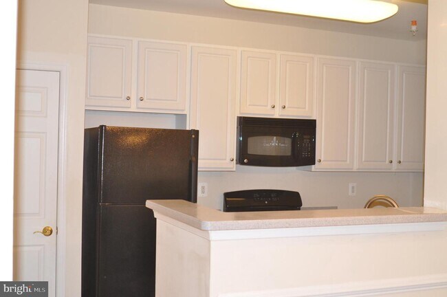 Building Photo - 13220 Fox Bow Dr