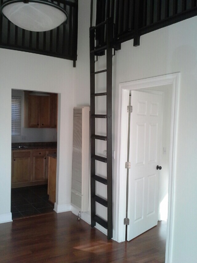 Sala de estar - 5409 Monroe St