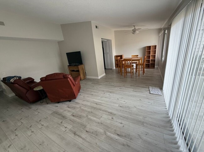 Building Photo - 8877 Tulare Dr