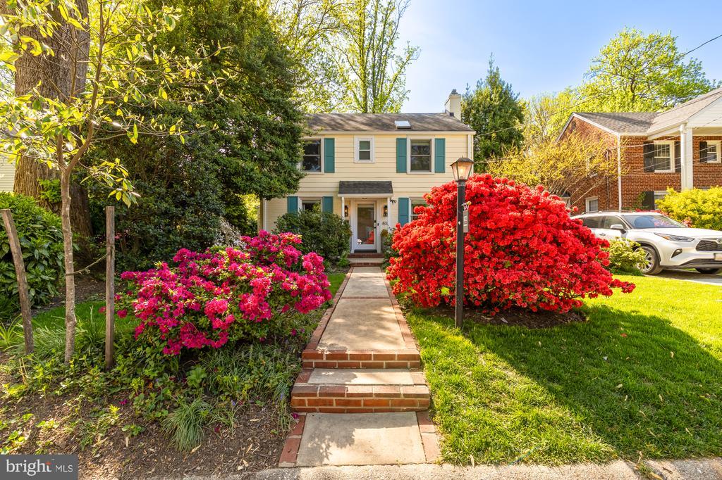 Foto principal - 8722 Milford Ave