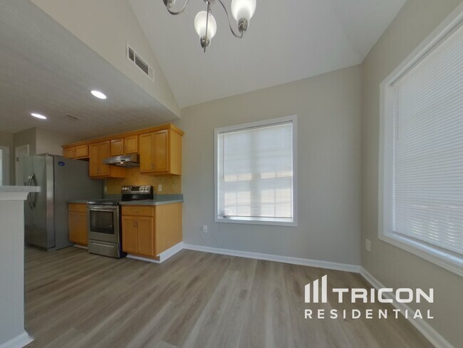Building Photo - 25 Rivercrest Ln