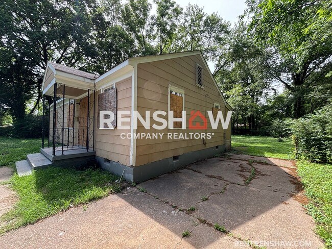 Building Photo - Text the Leasing Team at 901-820-4367 to S...
