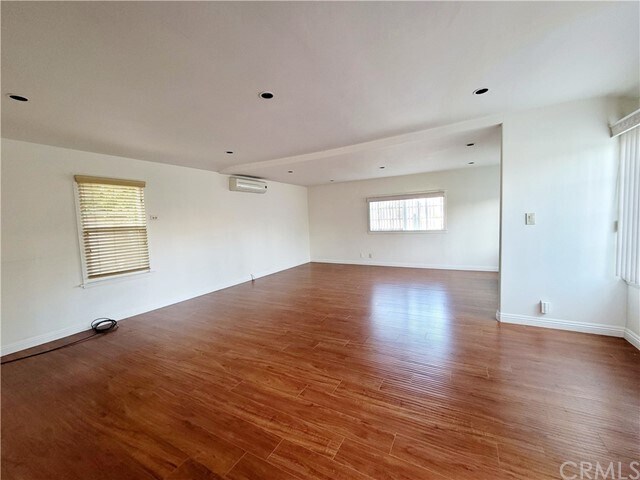Building Photo - 517 N San Marino Ave