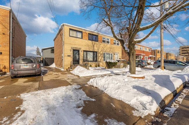 Foto del edificio - 5236 W 54th St