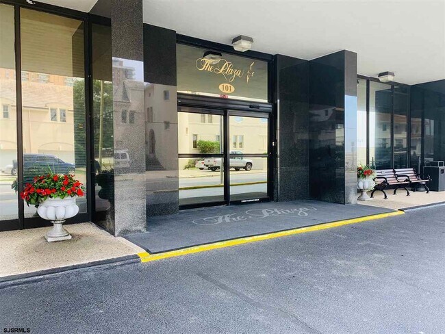 Foto del edificio - 101 S Plaza Pl
