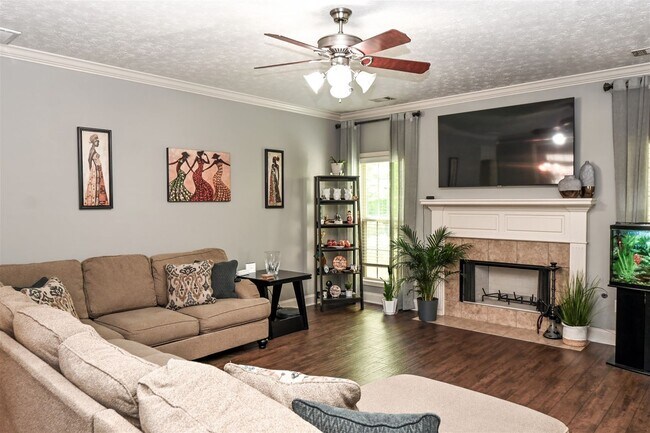 Building Photo - NE Columbus in Midland Community & Close t...
