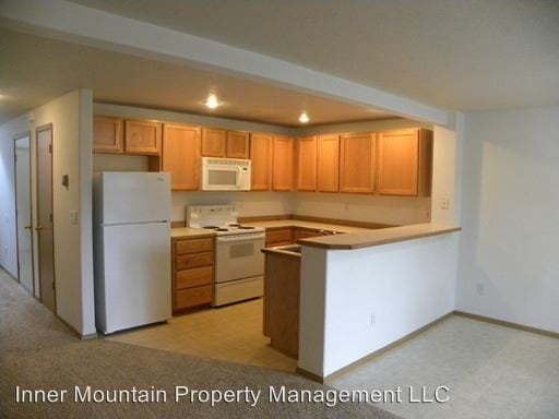 Building Photo - 2430 SW Wickiup Ct