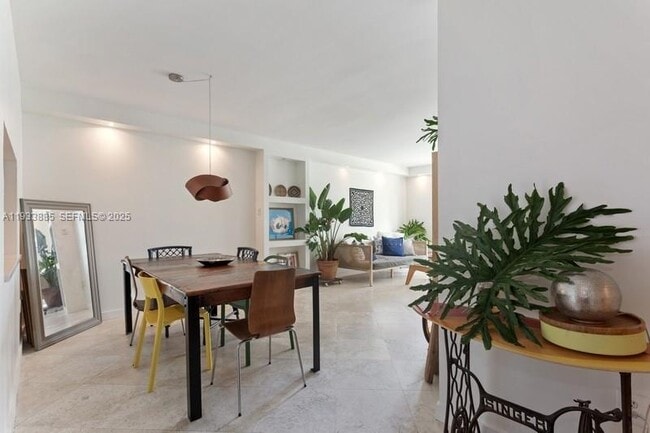 Foto del edificio - 8888 Collins Ave