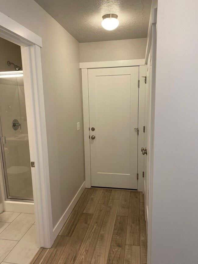 Building Photo - 2 WEEKS FREE - New 4 Bed 3 Bath Townhome Available mid-July in American Fork!