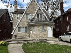 Building Photo - 5792 Kensington Ave