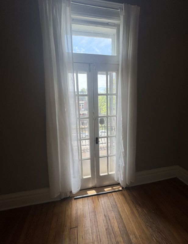 Foto del edificio - 3449 Crittenden St