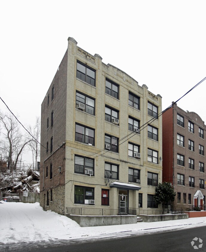 Foto del edificio - 472 Hawthorne Ave